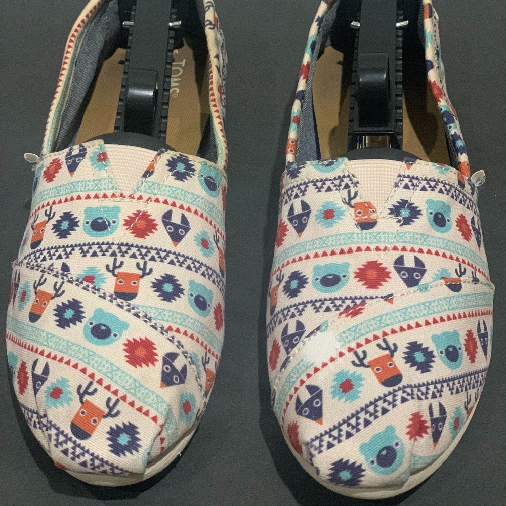 TOMS Classic Multicolor Tribal Graphic Print Loafers Slip On Shoes Women's 7.5